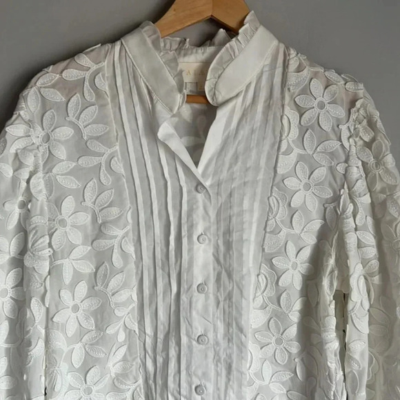 Waimari Magnolia Floral Button-Up Blouse - Picture 6 of 15